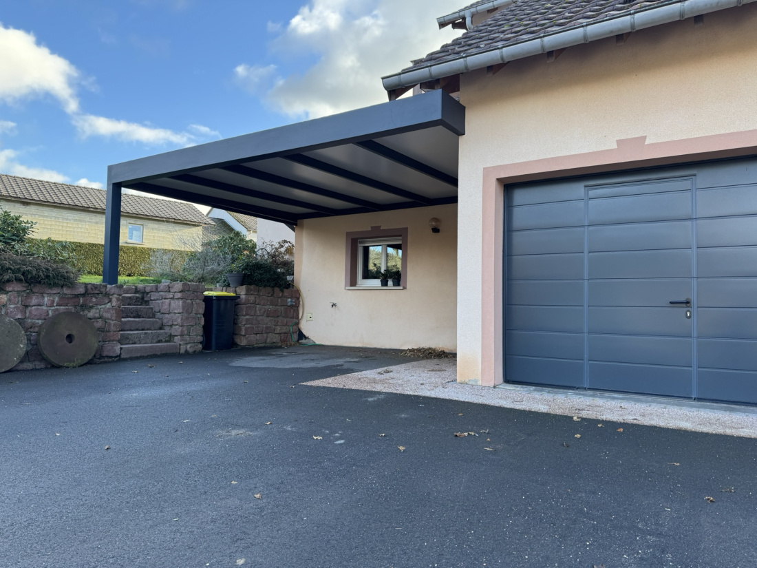 Carport ou garage : quelle solution pour prot&eacute;ger votre v&eacute;hicule ?