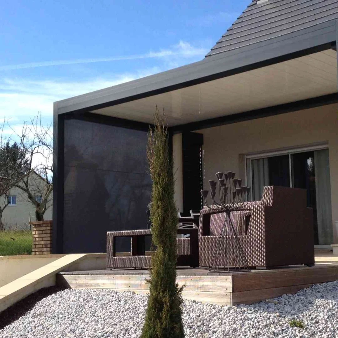 Pergola avec store latéral