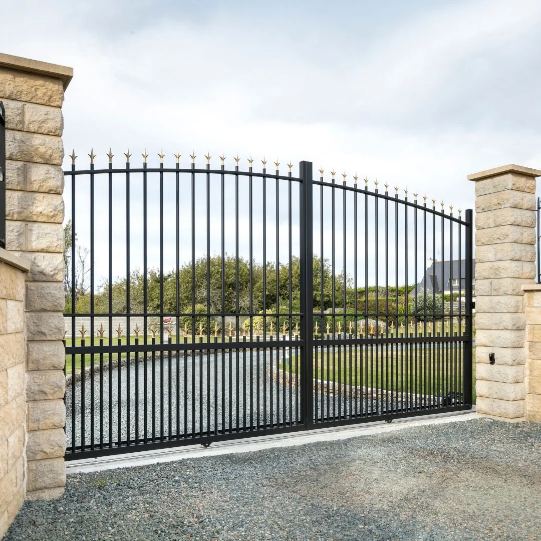 Portail aluminium coulissant tradition