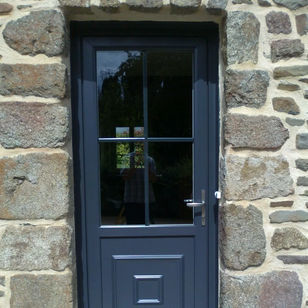 Porte d'entrée PVC gris anthracite